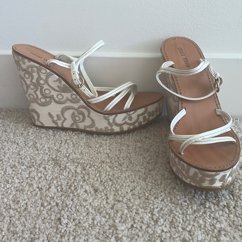 MIU MIU White Embroidered Wedge Heel (7)